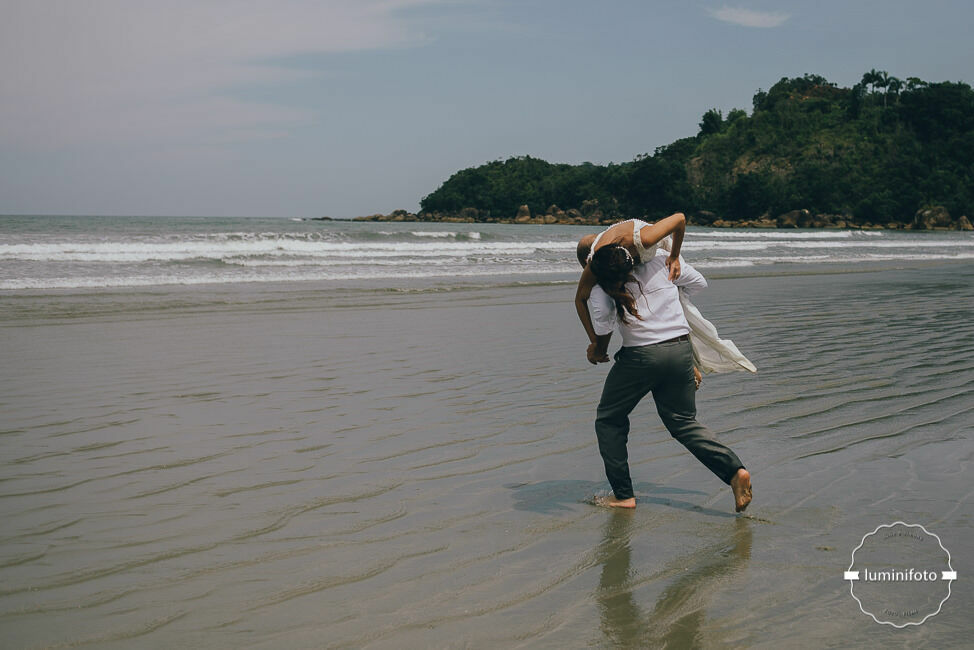 Foto Trash the Dress Sarah e Pedro e a intensidade do Amor - Ubatuba/SP - Imagem 40