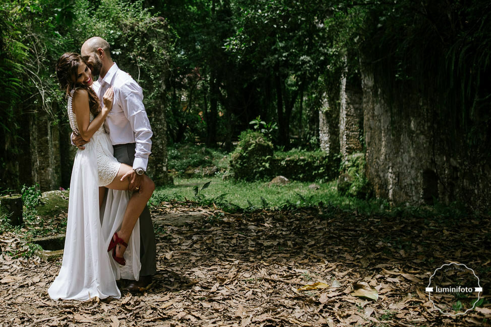 Foto Trash the Dress Sarah e Pedro e a intensidade do Amor - Ubatuba/SP - Imagem 23