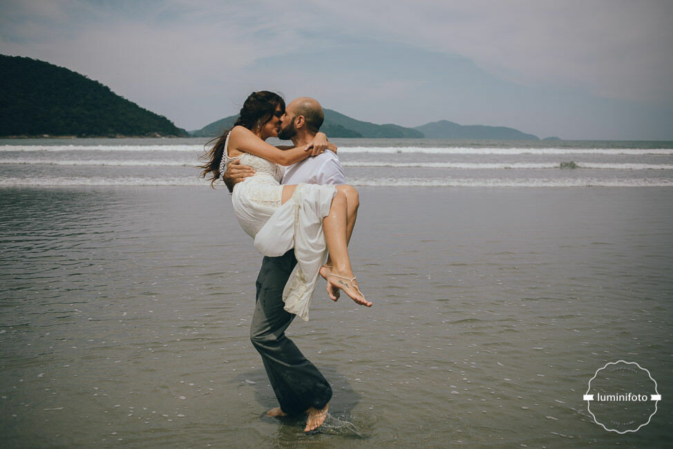 Foto Trash the Dress Sarah e Pedro e a intensidade do Amor - Ubatuba/SP - Imagem 38