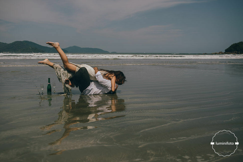Foto Trash the Dress Sarah e Pedro e a intensidade do Amor - Ubatuba/SP - Imagem 53