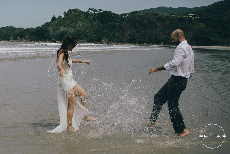 Foto Trash the Dress Sarah e Pedro e a intensidade do Amor - Ubatuba/SP - Imagem 43