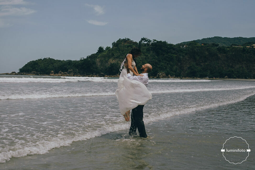 Foto Trash the Dress Sarah e Pedro e a intensidade do Amor - Ubatuba/SP - Imagem 44
