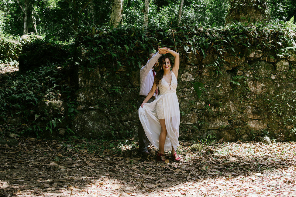 Foto Trash the Dress Sarah e Pedro e a intensidade do Amor - Ubatuba/SP - Imagem 21